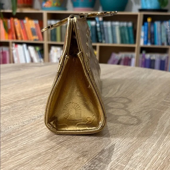 AKDMKS Gold Knuckle Clutch - Picture 5 of 11